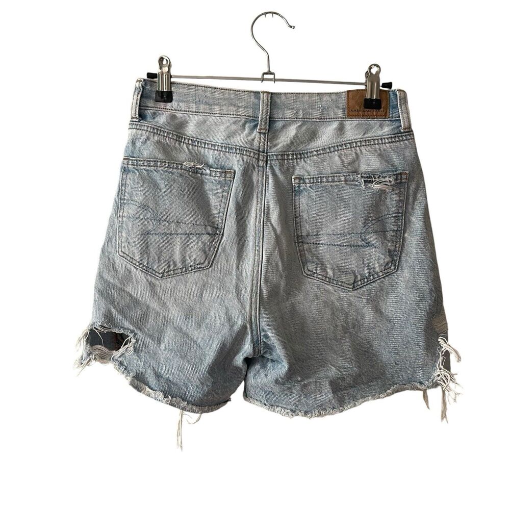 American Eagle 0 Baggy Mom Shorts Light Blue Denim High Rise Raw Hem - Picture 10 of 11